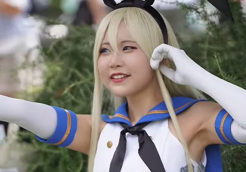 限界ショート丈の超美形コスプレイヤーさんの無修正なワキの下を楽しむ！