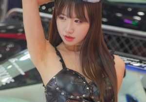 これは反則…名古屋オートフェス2026、キャンギャルの“美ワキ”が視線を独占した瞬間