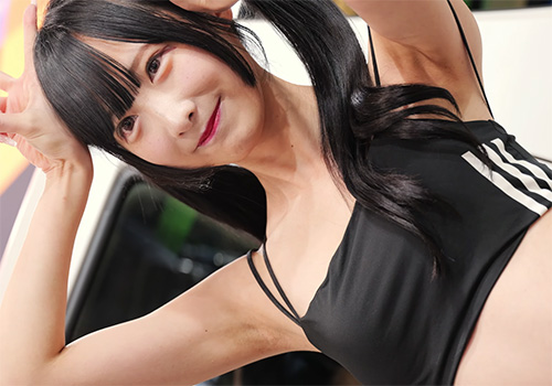 ワキの“リアル感”に視線ロック…東京オートサロン2026で見つけた透明感コンパニオンが強すぎる