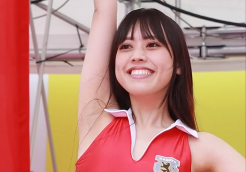 ワキが気になりすぎて集中できない…健康美チアの一瞬が反則レベル