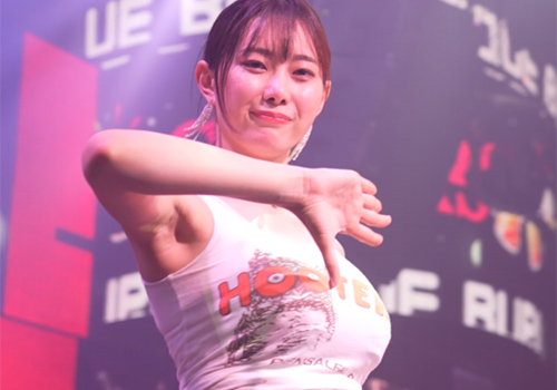 ワキに視線を奪われる…63ANGELのステージで魅せた色気がレベチすぎる元AV女優、美谷朱音